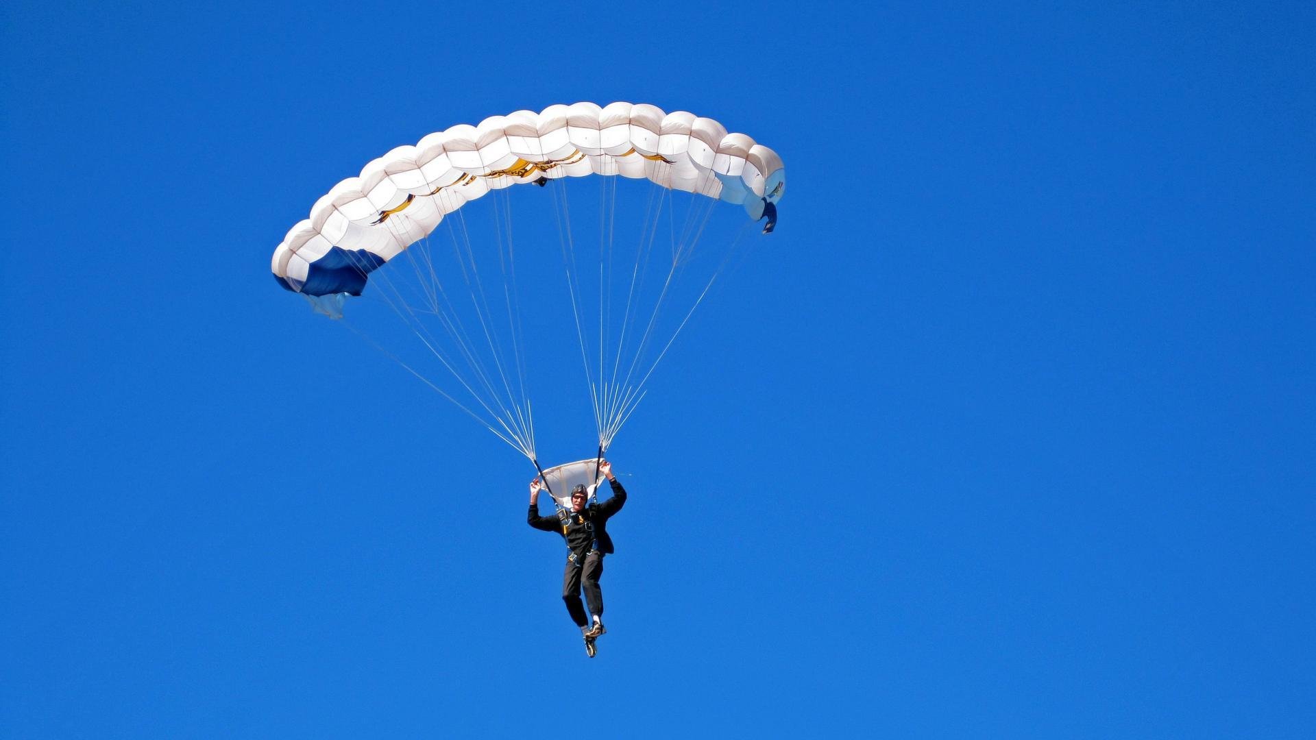 _瑜伽冥想联谊会:放松身心迎接新挑战_,瑜伽冥想视频教学