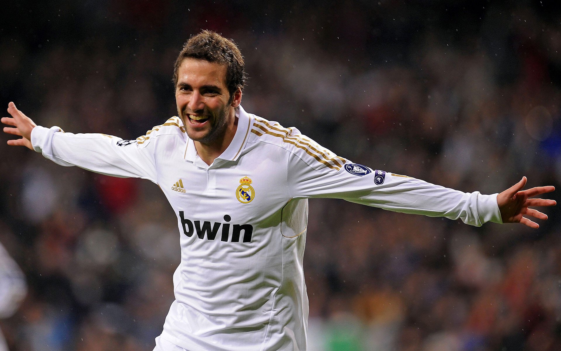 纽卡斯尔联主场2-1逆转利物浦,夺得联赛杯冠军,纽卡斯尔vs利物浦比分